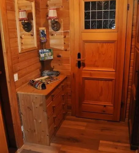 بيت للعطل Blockhaus Bis 6 Personen Kamin Und Hund *